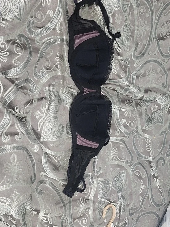 Y2k Jezebel Black Lace Pink Ruched Satin Bra Size 34C - Picture 3 of 4